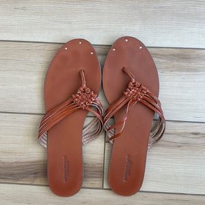 American eagle leather flip flop sandals